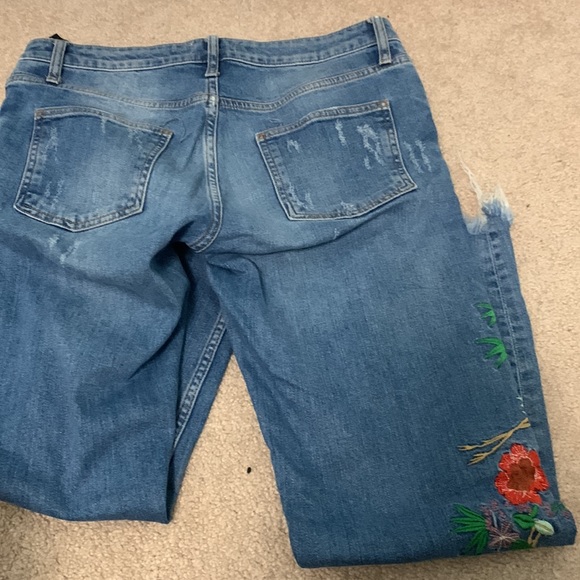 Zara women’s embroidered ankle length jeans - Picture 6 of 6